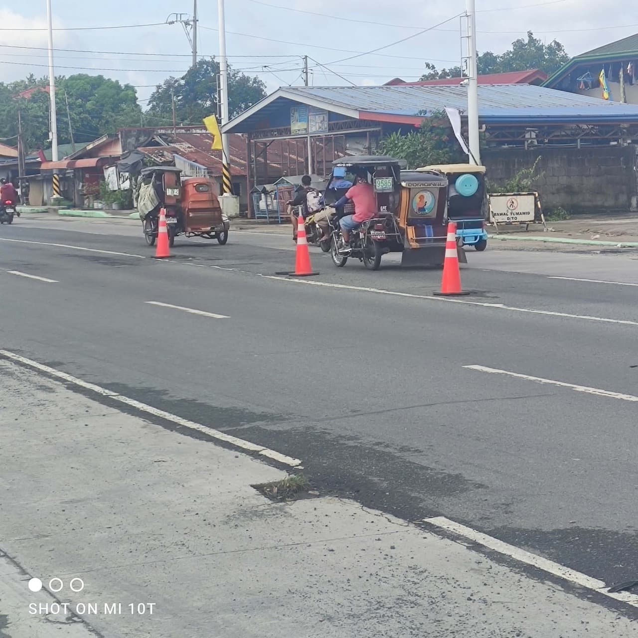 Photo of a pothole report in Tanza